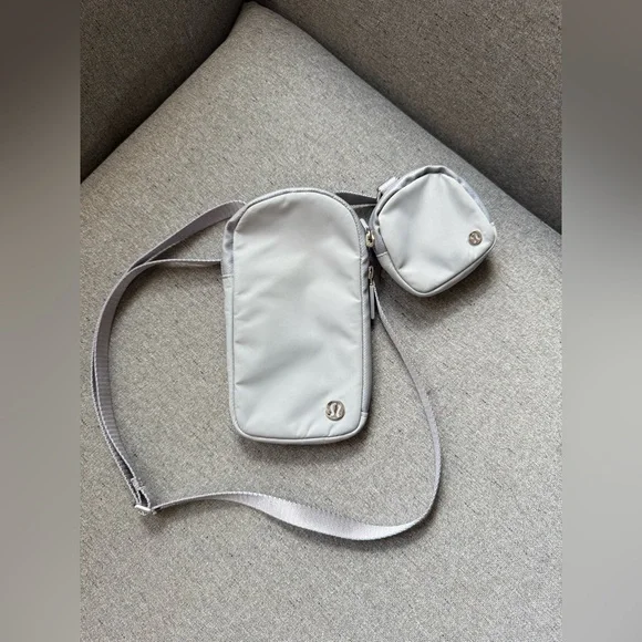 Lululemon 2 compartment shoulder bag - Picture 2 of 9